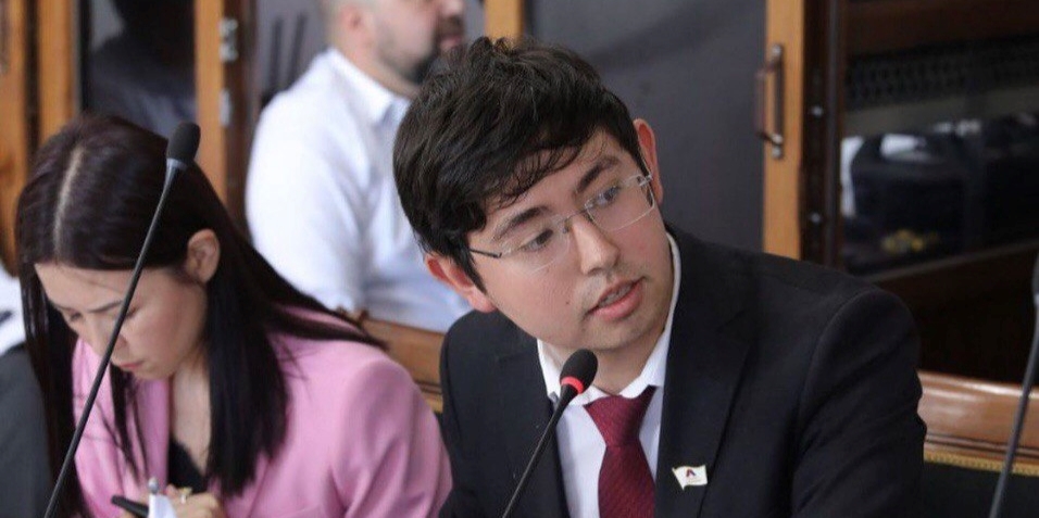 Кадыр Атамбаев: Госбанк “Керемет” платит $60 000 в месяц экс-мэру Суракматову за аренду офиса